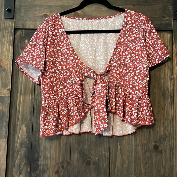 Red Floral Tie Up Crop Top - Picture 2 of 5